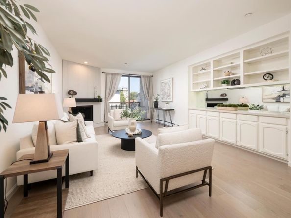 217 8th Avenue 203, San Mateo CA 94401