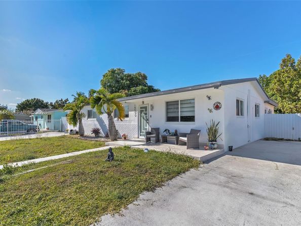 19542 SW 120th Ave, Miami FL 33177