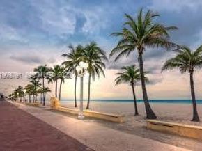 5300 Grant St, Hollywood FL 33021