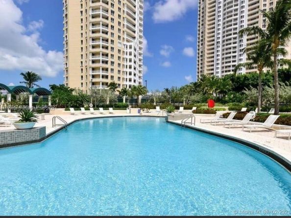 888 Brickell Key Dr 2209, Miami FL 33131