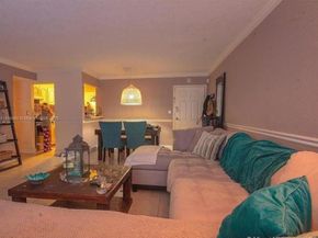 9453 SW 76th St S7, Miami FL 33173