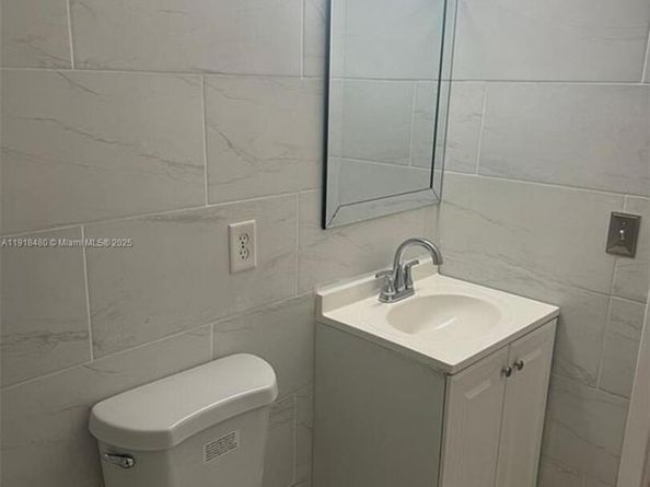 9453 SW 76th St S7, Miami FL 33173