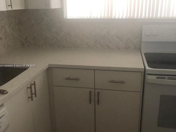 250 180th Dr 108, Sunny Isles Beach FL 33160