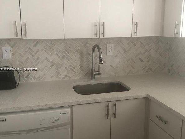 250 180th Dr 108, Sunny Isles Beach FL 33160