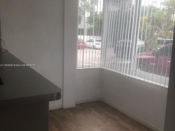 250 180th Dr 108, Sunny Isles Beach FL 33160