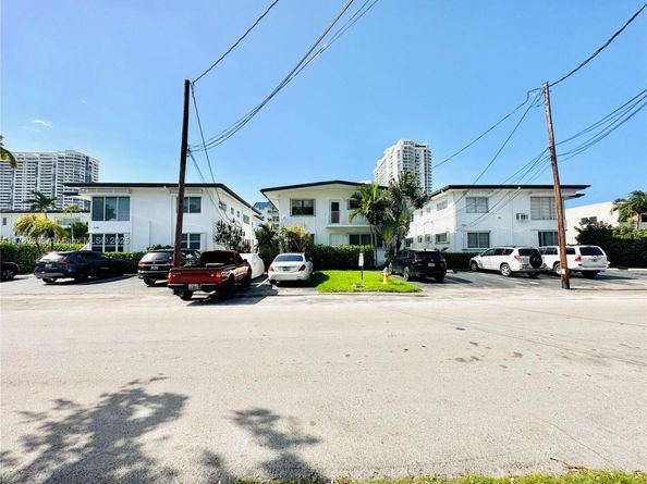 3751 NE 170th St 2, North Miami Beach FL 33160