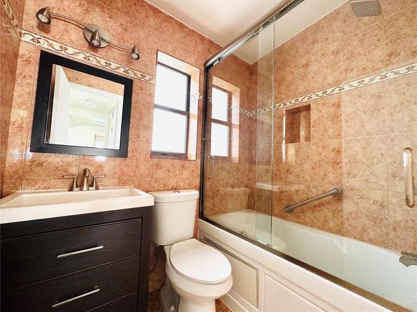 3751 NE 170th St 2, North Miami Beach FL 33160