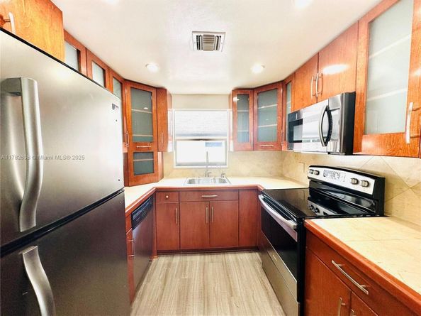 3751 NE 170th St 2, North Miami Beach FL 33160