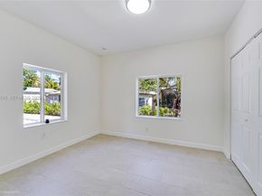 1139 NW 37th St, Miami FL 33127