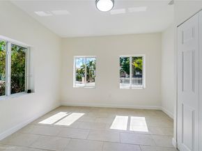 1139 NW 37th St, Miami FL 33127