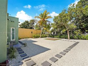 1139 NW 37th St, Miami FL 33127