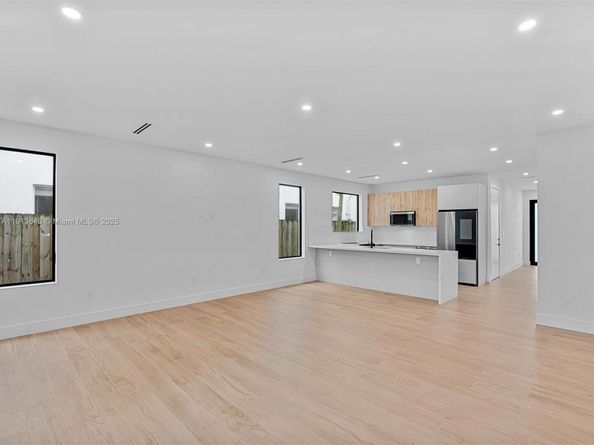 3616 Thomas Ave, Miami FL 33133