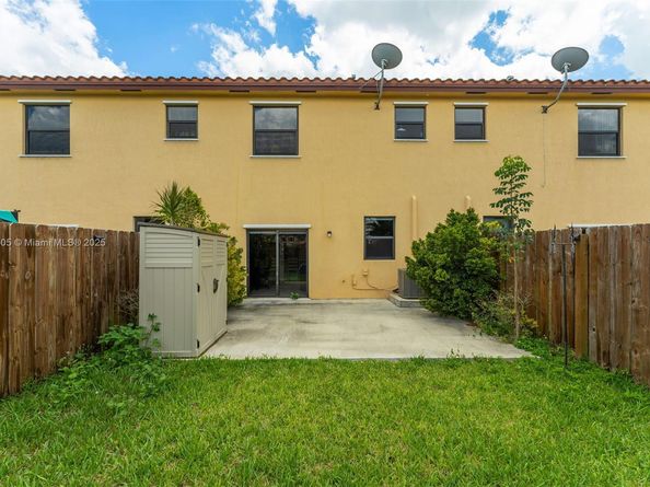 3763 SE 2nd St, Homestead FL 33033