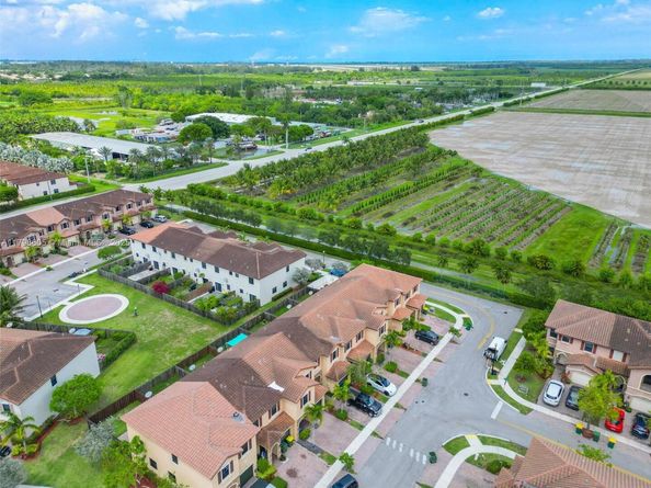 3763 SE 2nd St, Homestead FL 33033
