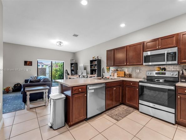 3763 SE 2nd St, Homestead FL 33033