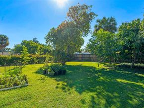 1522 NE 148th St, Miami FL 33161