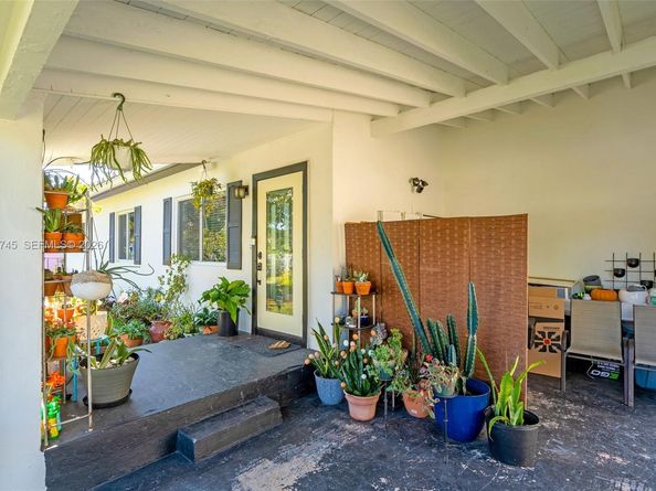 1522 NE 148th St, Miami FL 33161