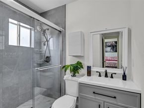 1522 NE 148th St, Miami FL 33161