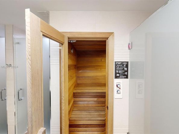 1912 S Ocean Dr 12C, Hallandale Beach FL 33009