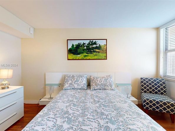 1912 S Ocean Dr 12C, Hallandale Beach FL 33009