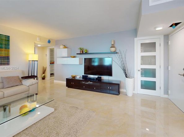 1912 S Ocean Dr 12C, Hallandale Beach FL 33009