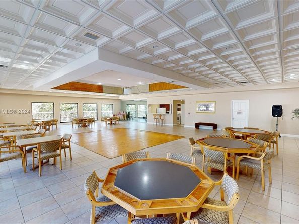 1912 S Ocean Dr 12C, Hallandale Beach FL 33009