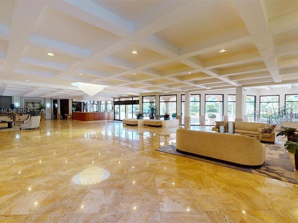 1912 S Ocean Dr 12C, Hallandale Beach FL 33009