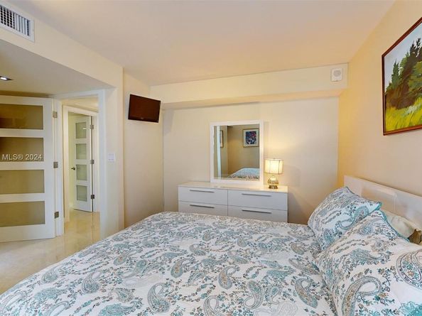 1912 S Ocean Dr 12C, Hallandale Beach FL 33009