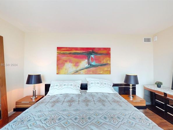 1912 S Ocean Dr 12C, Hallandale Beach FL 33009