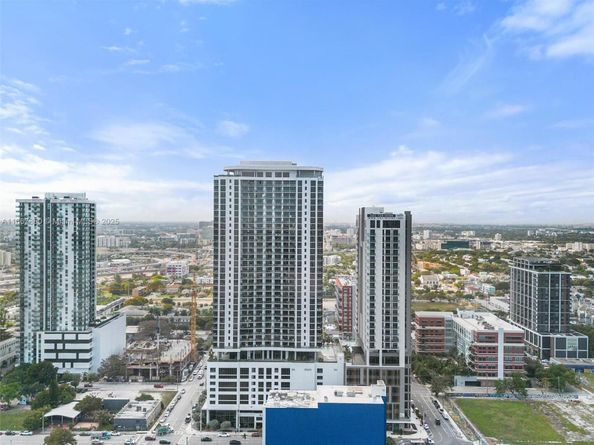 1600 NE 1st Ave 2816, Miami FL 33132