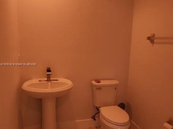 15051 Royal Oaks Ln 106, North Miami FL 33181