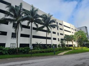 15051 Royal Oaks Ln 106, North Miami FL 33181