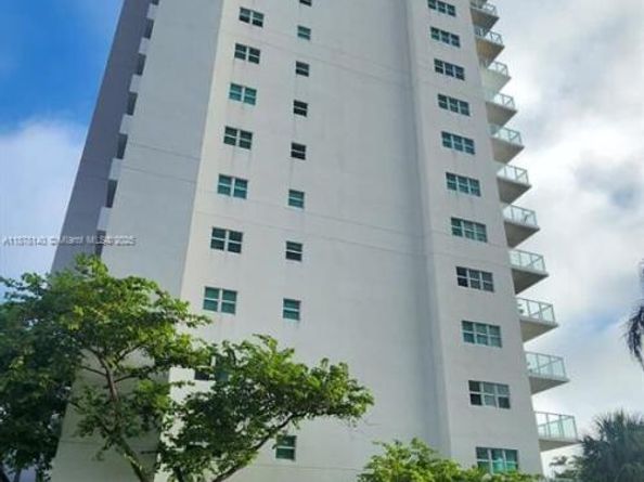 15051 Royal Oaks Ln 106, North Miami FL 33181
