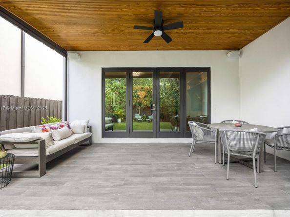 3174 Elizabeth St, Coconut Grove FL 33133