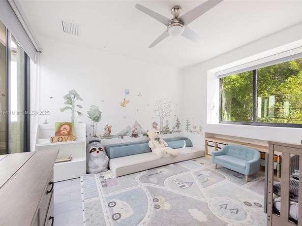 3174 Elizabeth St, Coconut Grove FL 33133