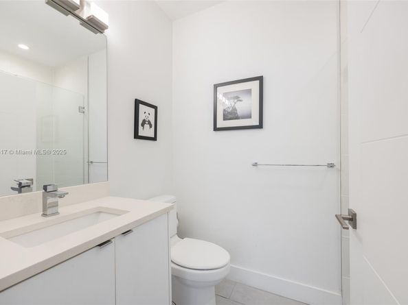 3174 Elizabeth St, Coconut Grove FL 33133