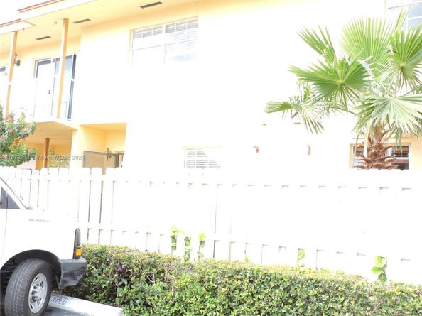 Undisclosed Address #A11672411, Miami FL 33193