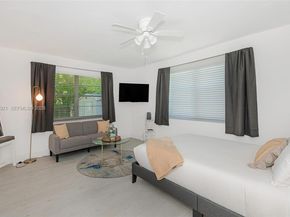 201 Columbus Pkwy, Hollywood FL 33021