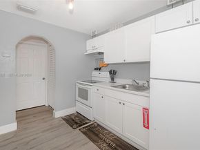 201 Columbus Pkwy, Hollywood FL 33021