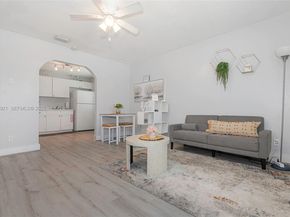 201 Columbus Pkwy, Hollywood FL 33021