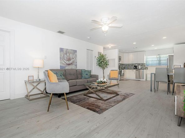 201 Columbus Pkwy, Hollywood FL 33021