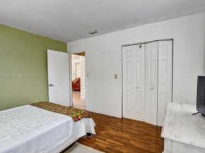 160 NW 34th St, Oakland Park FL 33309