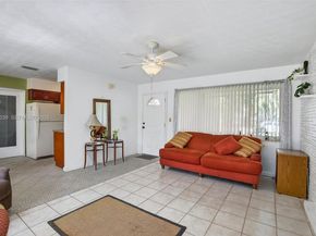 160 NW 34th St, Oakland Park FL 33309