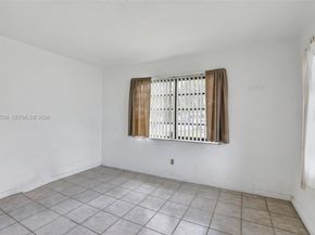 160 NW 34th St, Oakland Park FL 33309