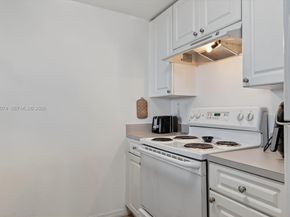 900 SW 8th St 505, Miami FL 33130