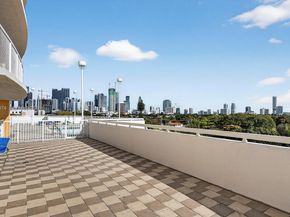 900 SW 8th St 505, Miami FL 33130