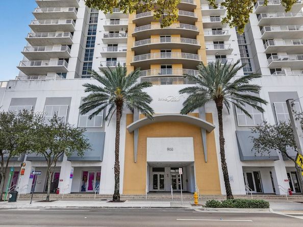 900 SW 8th St 505, Miami FL 33130