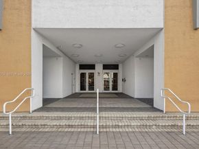 900 SW 8th St 505, Miami FL 33130
