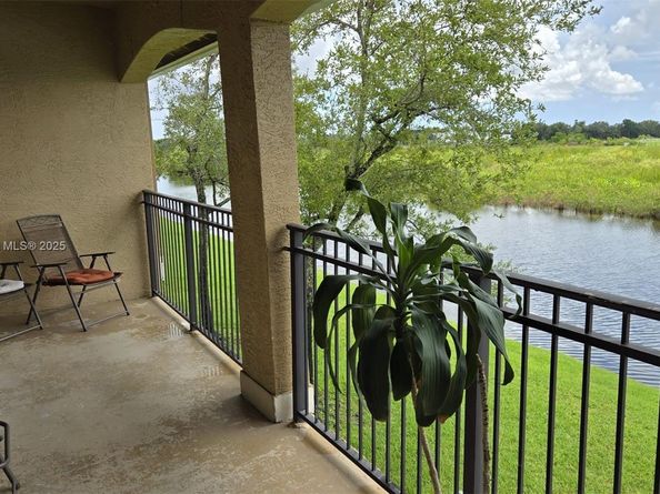 230 SW 117th Ter, Pembroke Pines FL 33025
