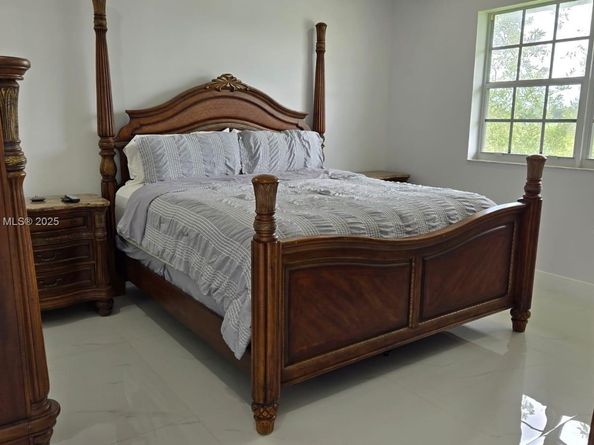 230 SW 117th Ter, Pembroke Pines FL 33025